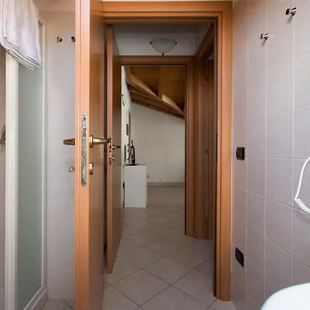 Apartment Lakeside Attic *