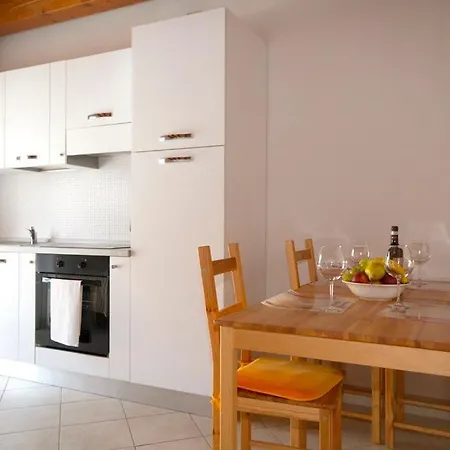 Lakeside Attic Apartment Domaso